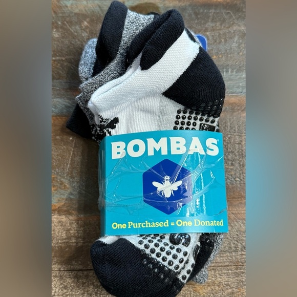 Bombas Youth Grip Ankle Socks Ages 5–11 (3-Pack) New in Packaging - Picture 1 of 3